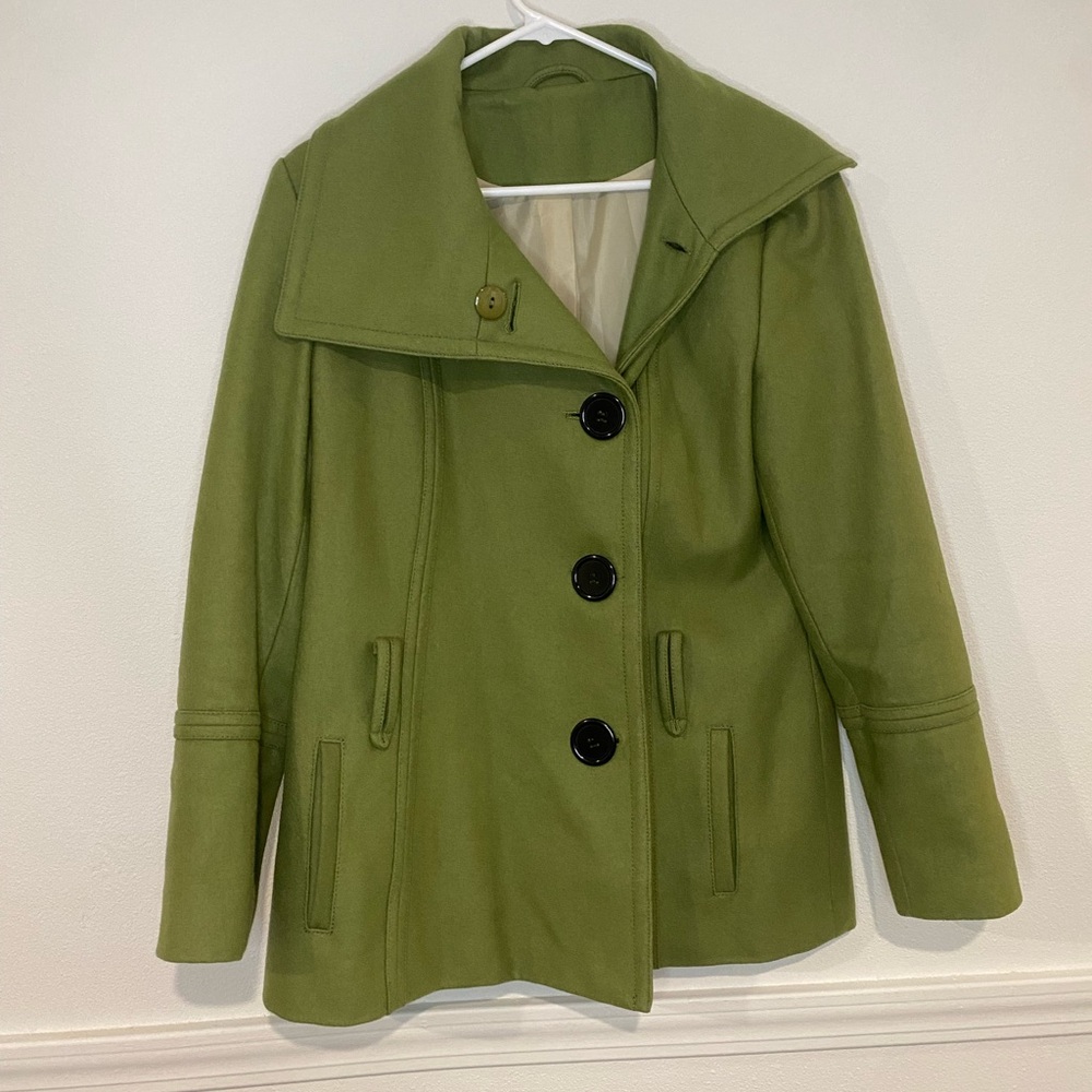 Green Asymmetrial Peacoat‎ with black buttons